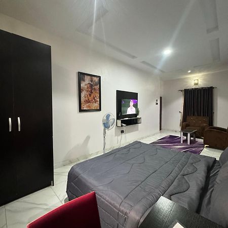 Satellite Apartment The Classic Studio 4 Лагос Экстерьер фото